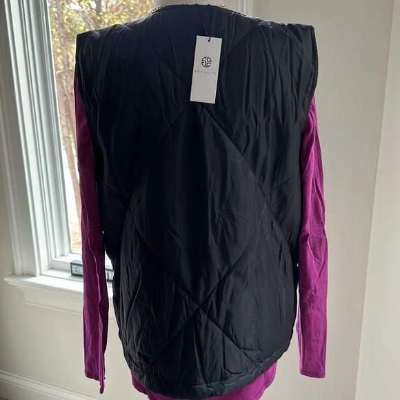 NWT Socialite Quilted Vest, Black, S/M - Picture 9 of 10